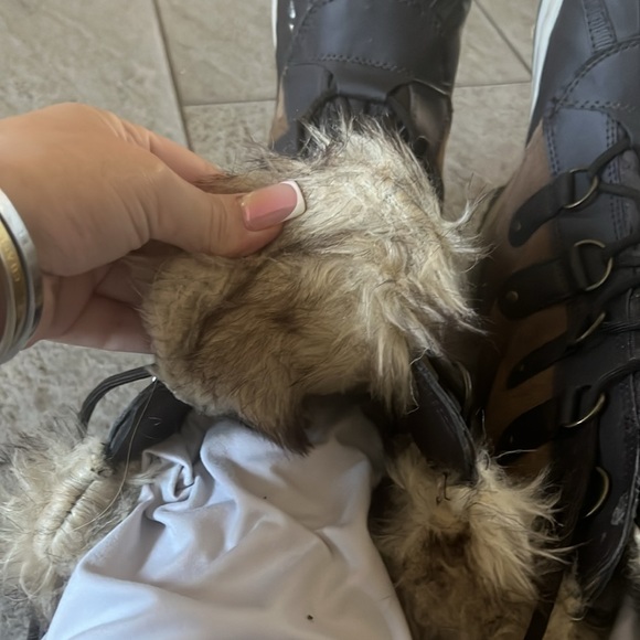 Snow boots 🥾 great condition no rips no odors very light weight size 8 - Picture 10 of 10